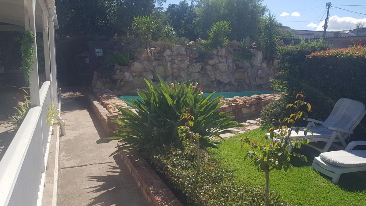 Beit Shalom Before Known As Best Little Guesthouse Oudtshoorn Luaran gambar