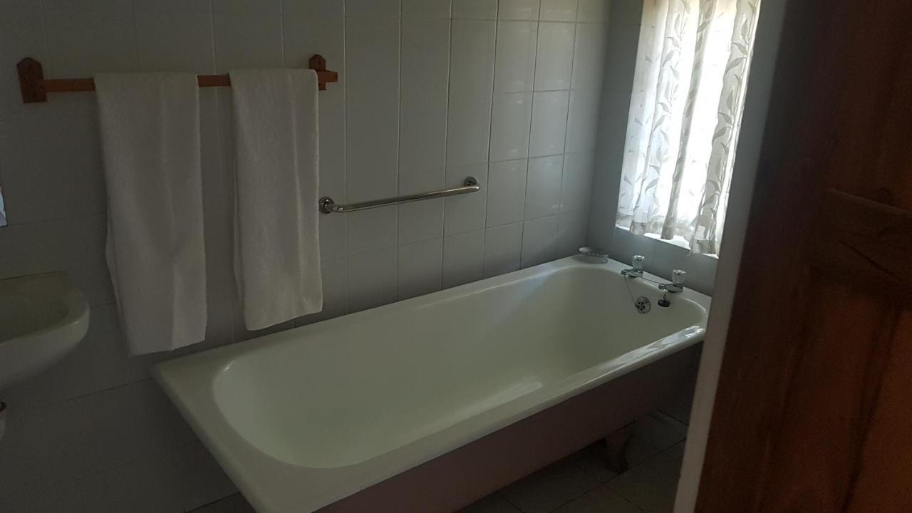Beit Shalom Before Known As Best Little Guesthouse Oudtshoorn Luaran gambar